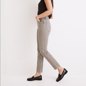 Madewell Momjean in Yarn-Dyed Grey Low-Strech Denim